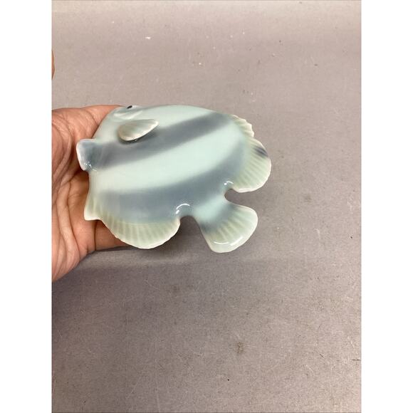Vintage Porcelain Blue Fish Figurine - 4.25x1.5x3.25” - Picture 12 of 12